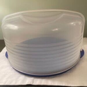 Tupperware Lidded Locking Cake Carrier with Handle for Baking Travel Holiday
